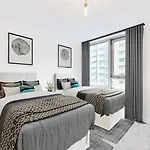 Spacious And Comfortable Long-Term Stay Near O2 Arena, Westfield, London Stadium, Ideal For Business Or Leisure