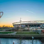 Spacious And Comfortable Long-Term Stay Near O2 Arena, Westfield, London Stadium, Ideal For Business Or Leisure