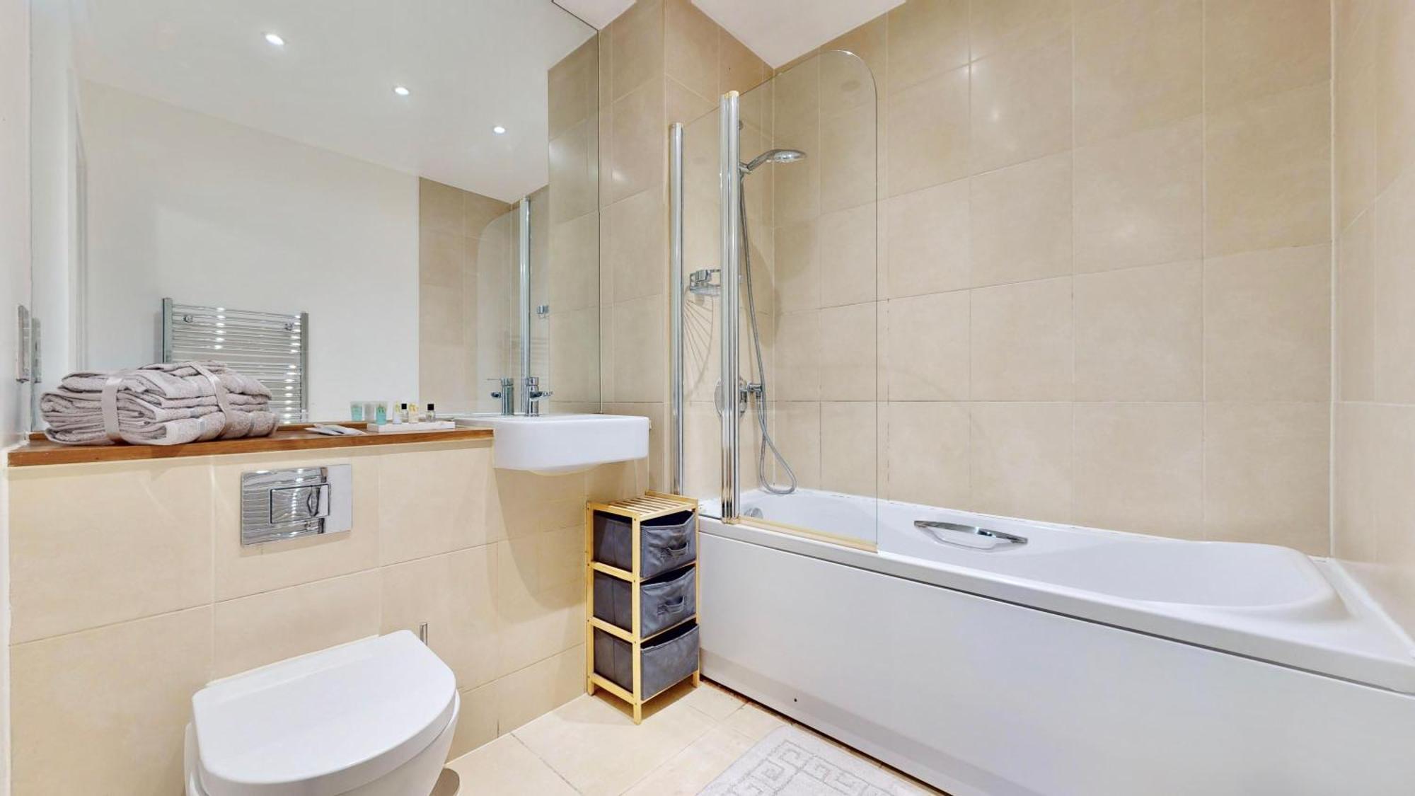 Spacious And Comfortable Long-term Near O2 Arena, Westfield, Stadium, Ideal For Business Or Leisure Appartamento